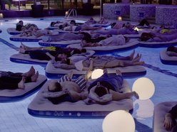 Łódź. Walentynkowy relaks w Aquaparku Fala w Łodzi przy dźwiękach mis tybetańskich