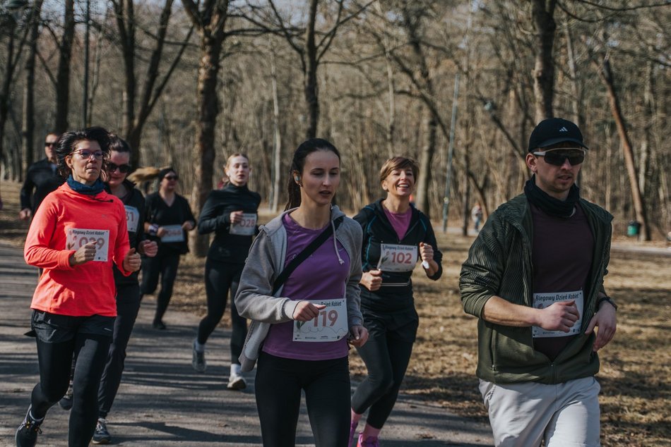 Łódź. Biegowy Dzień Kobiet 2026 w Parku na Zdrowiu w Łodzi. Odszukaj się na zdjęciach!