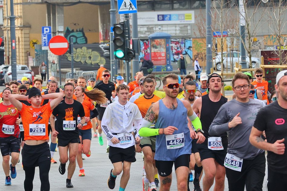 Łódź. DOZ Maraton Łódź 2026. Brałeś udział w biegu na 10 km? Znajdź się na zdjęciach!