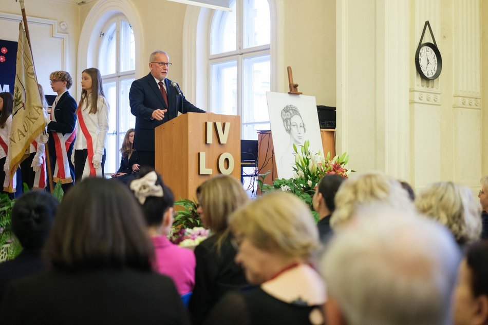 IV Liceum Ogólnokształcące w Łodzi obchodzi 105-lecie! Zobacz, jak wyglądały obchody