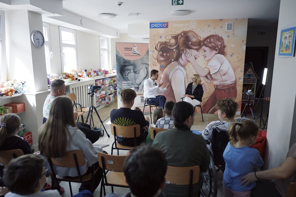 Łódź. Miko Marczyk odwiedził pacjentów Matki Polki w Łodzi. Mistrzowski gest rajdowca