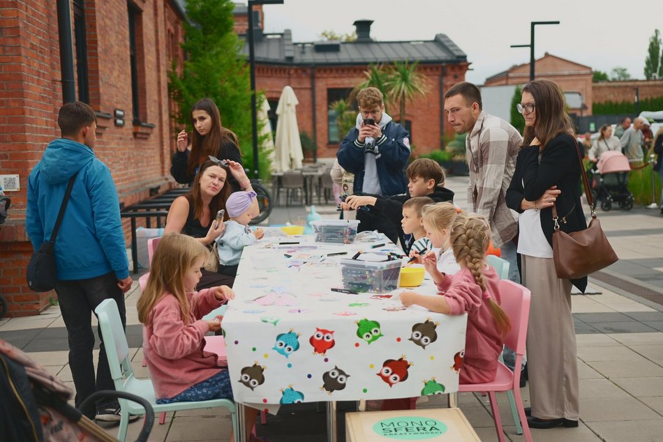 Rodzinna niedziela w Monopolis. To drugi dzień afterparty po Łódź Summer Festival 2025