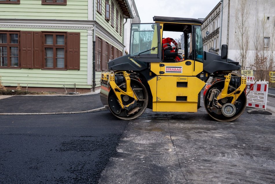 Łódź. Remont Przędzalnianej w Łodzi. Nowe parkingi, jezdnia i chodniki już po Wielkanocy