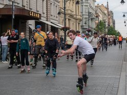 Łódź. Nightskating Łódź za nami. Rolkarze znów opanowali Piotrkowską