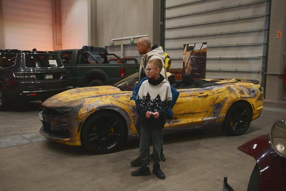 Łódź. Łódzkie Targi Motoryzacyjne w hali Expo Łódź. Klasyki, auta przyszłości, dealerzy i więcej