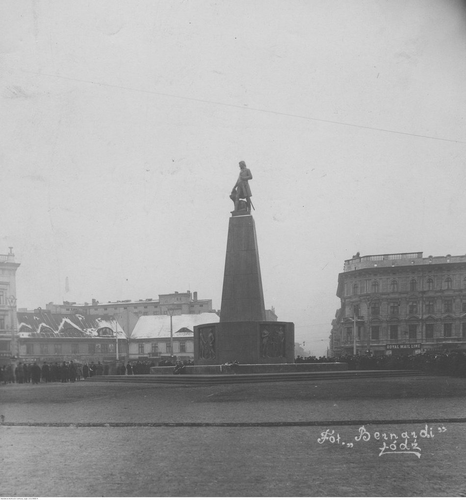 Plac Wolności w Łodzi na przestrzeni dekad. Cofnij się w czasie!