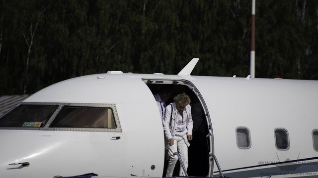 Rod Stewart wylądował na Lotnisku w Łodzi. Artysta zagra koncert w Atlas Arenie [ZDJĘCIA]