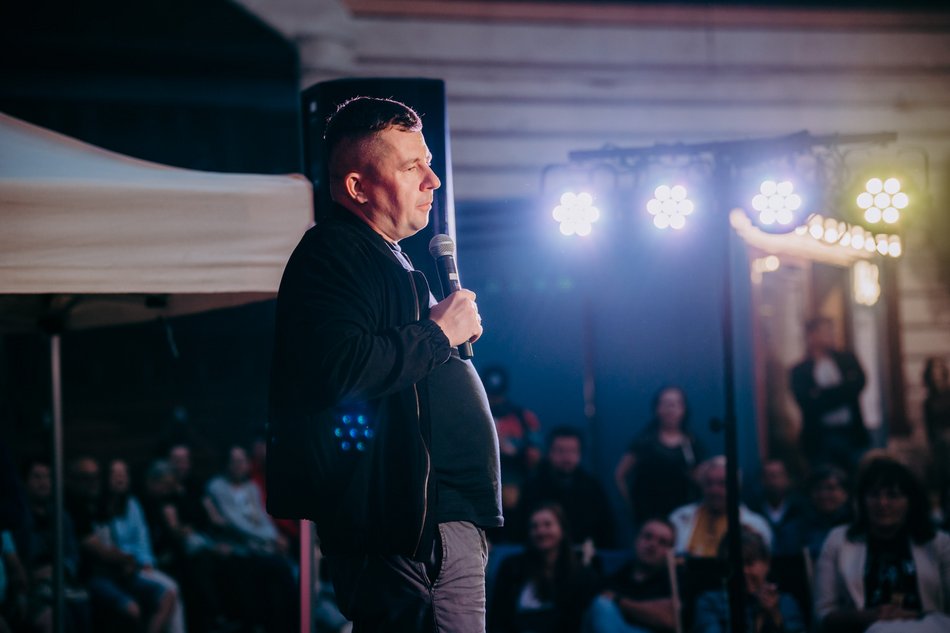 Stand-up w pasażu Schillera