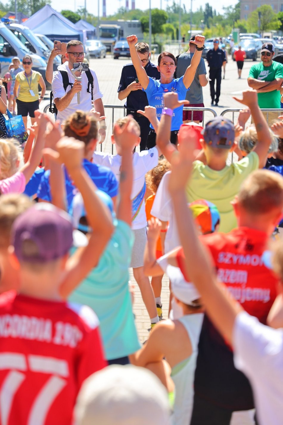 Piknik rodzinny "Bezpieczne wakacje z mundurem" pod Atlas Areną
