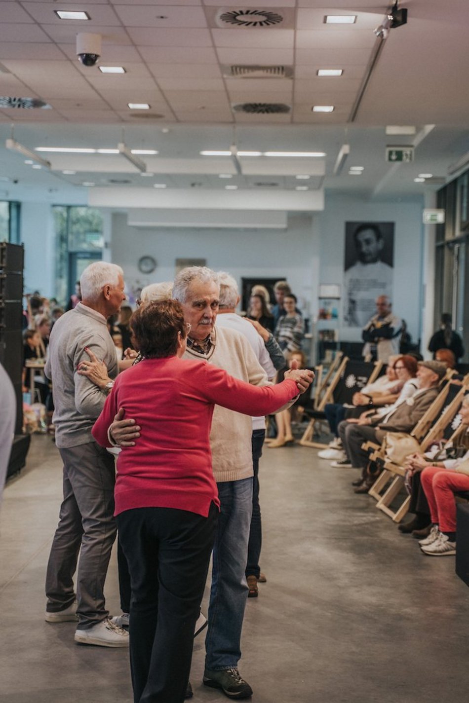 Łódź. Potańcówka w stylu retro? W Centrum Dialogu w Łodzi to możliwe!