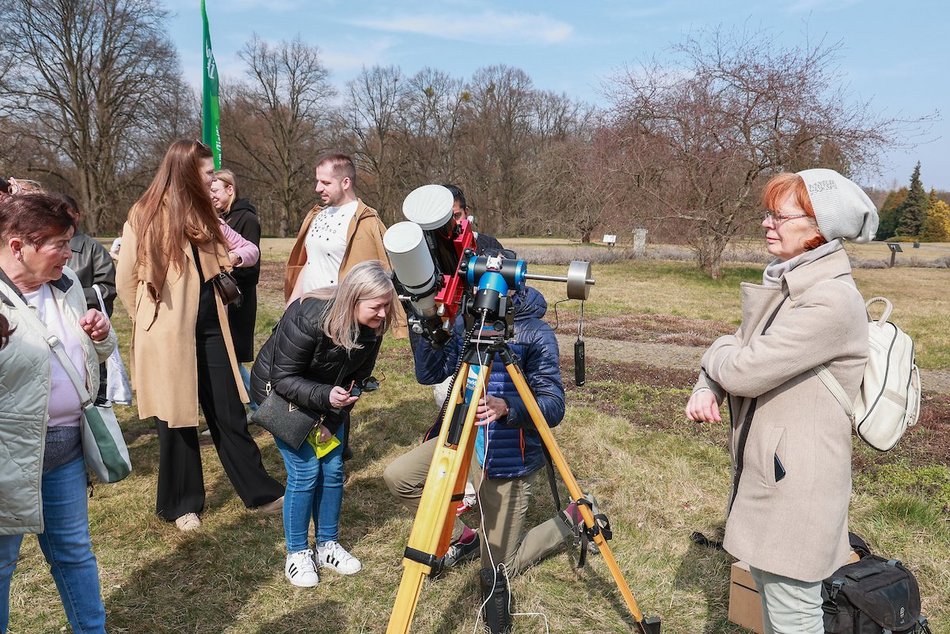 Łódź. Ogród Botaniczny w Łodzi otwarty! Czas na spacery po zimowej przerwie