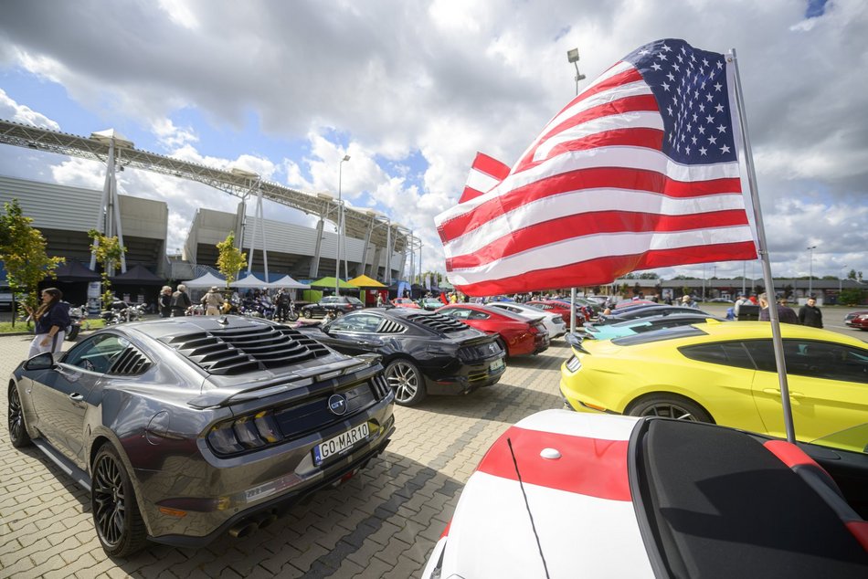 Ale auta pod Atlas Areną w Łodzi. Europejski zlot aut sportowych