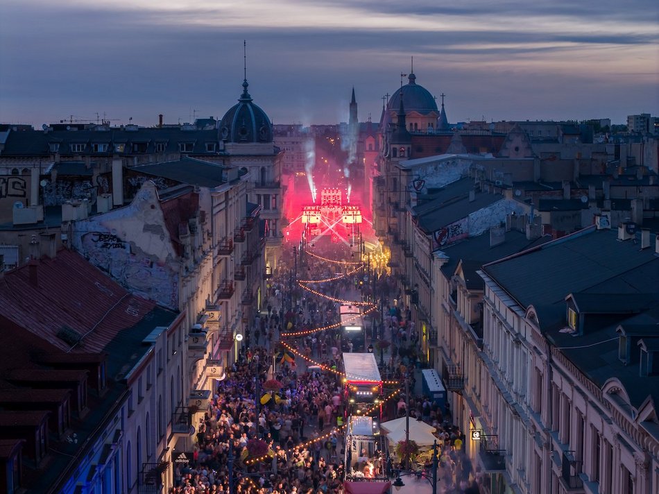 Łódź. To dopiero widok! Największy pochód w historii Parady Wolności w Łodzi z lotu ptaka!