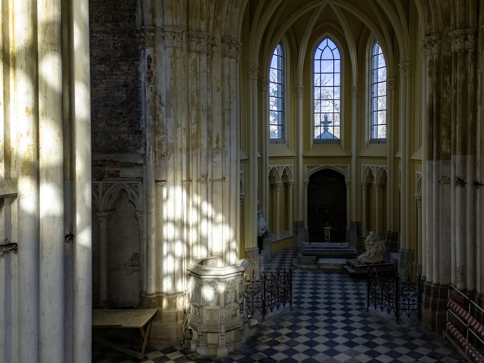 Kaplica Karola Scheiblera. Zajrzyj do wnętrza architektonicznej perły Europy!