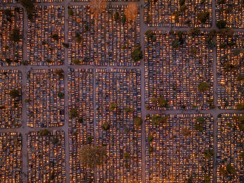 Cmentarz Szczecińska nocą