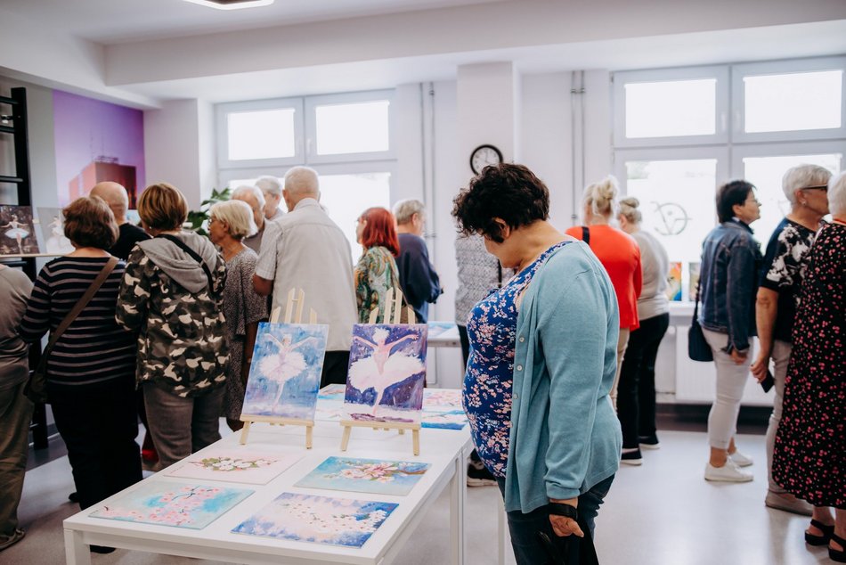 Wernisaż prac łódzkich seniorów w Centrum Zdrowego i Aktywnego Seniora przy ul. Nastrojowej 10