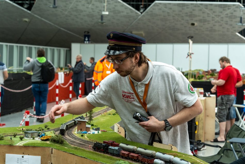 Wystawa makiet klejowych na dworcu Łódź Fabryczna