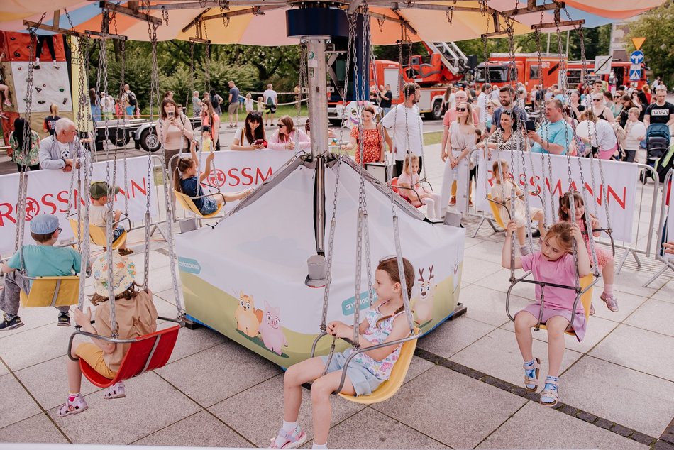 Łódź. Miejski Dzień Dziecka 2025 w Łodzi. Majka Jeżowska, dmuchańce i pokazy [ZDJĘCIA]