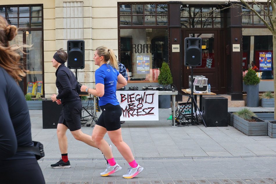 Łódź. DOZ Maraton Łódź 2026. Brałeś udział w biegu na 10 km? Znajdź się na zdjęciach!