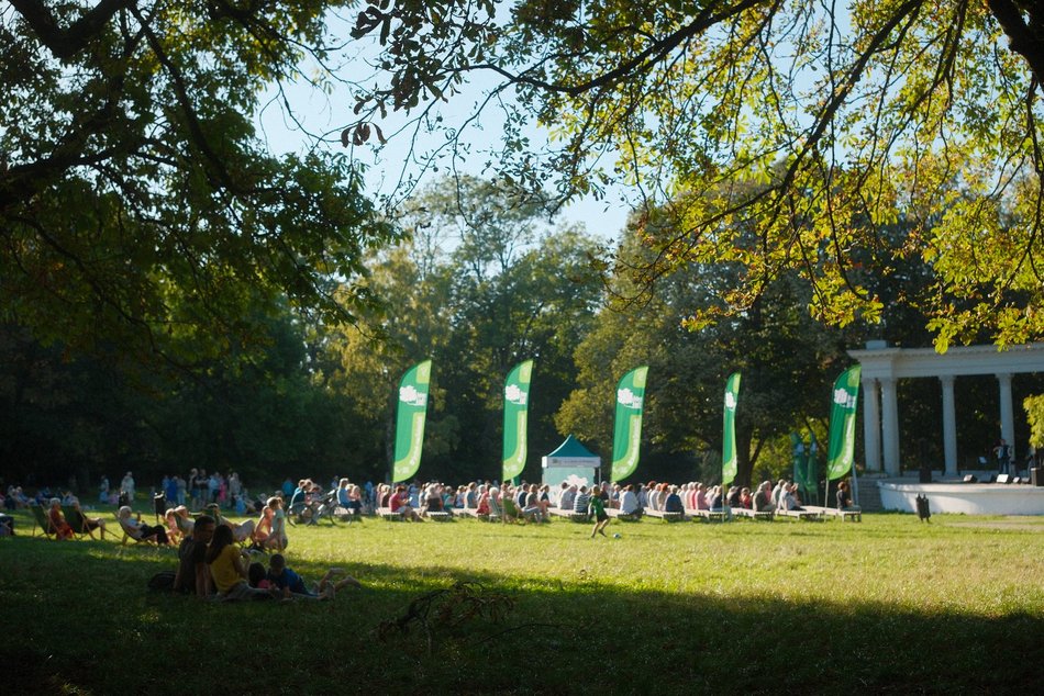 Łódź. Morskie opowieści w parku Julianowskim w Łodzi. Koncert zespołu Kapitan Thorn