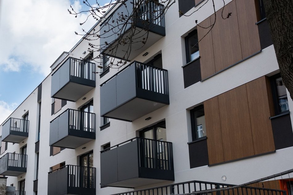 Łódź. Nowe mieszkania przy Pogonowskiego w Łodzi. Nowoczesne antresole, tarasy i patio [ZDJĘCIA]