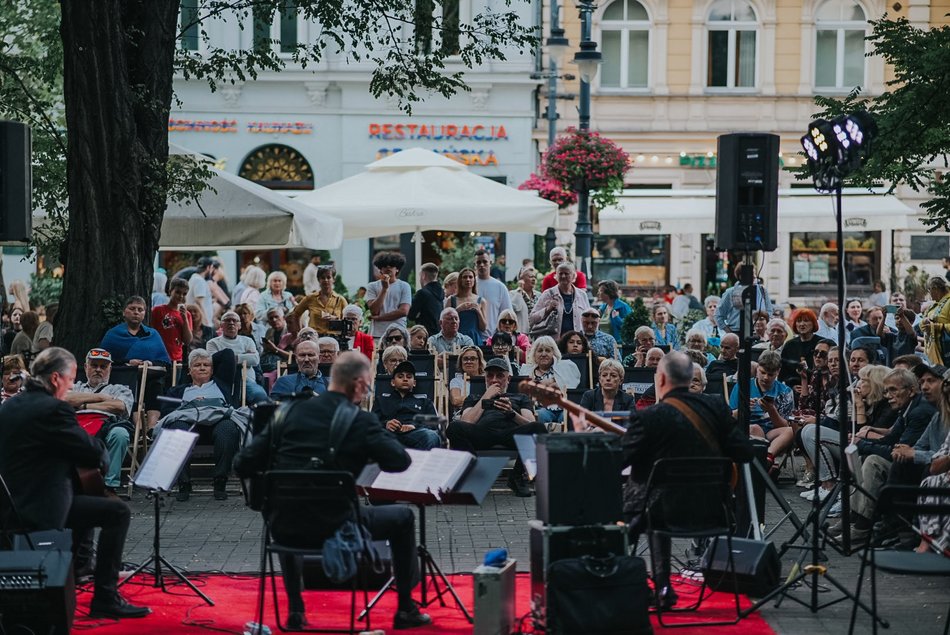 Piotrkowska kameralnie. Klimatyczny koncert Art Music Trio