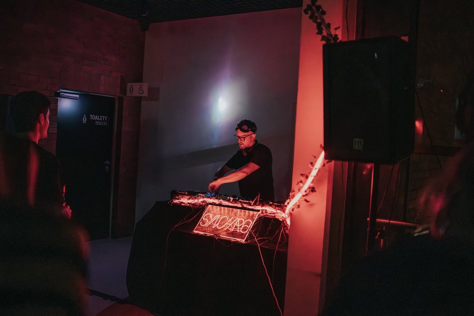 Łódź. Rave Party w EC1 Łódź. Nocne techno-rytuały po premierze filmu „Sirat"