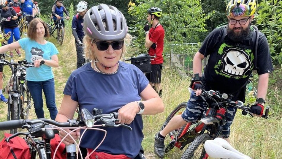 Łódź. Rajd rowerowy po Wiskitnie w Łodzi. Na zakończenie grill, muzyka i sąsiedzkie rozmowy