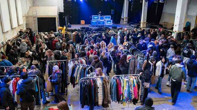 Targi Thrift Up na OFF Piotrkowska w Łodzi. Odzież designerska, vintage i sportowa na wyciągnięcie ręki