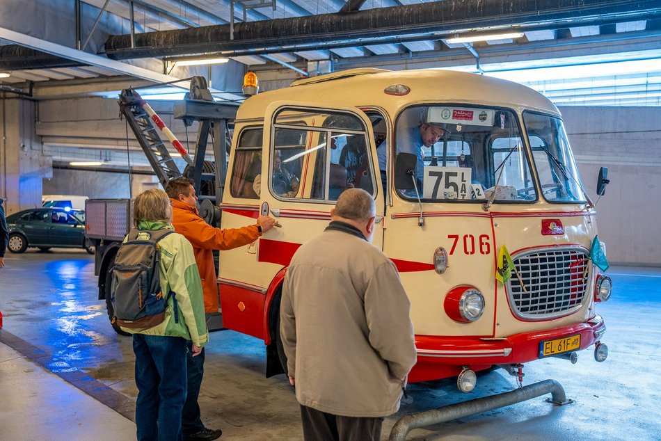 Wielka parada autobusów przejechała ulicami Łodzi