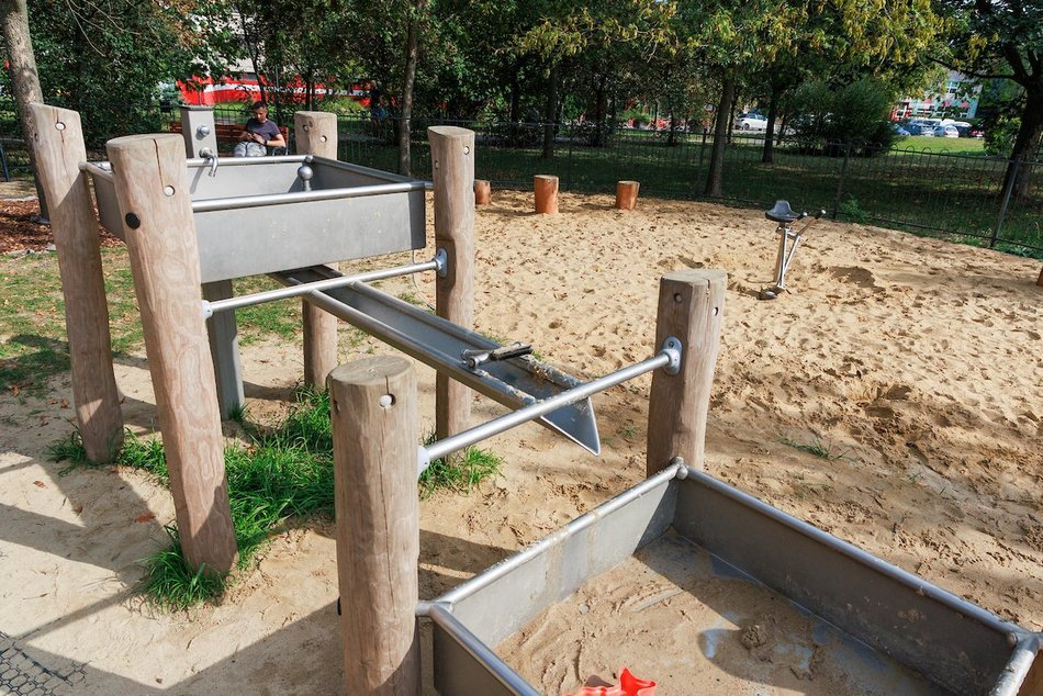 Łódź. Nowy park zabaw na Widzewie w Łodzi. Takiego miejsca chcieli łodzianie
