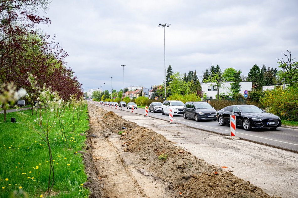 Łódź. Drogowcy rozpoczęli wymianę nawierzchni na Julianowskiej
