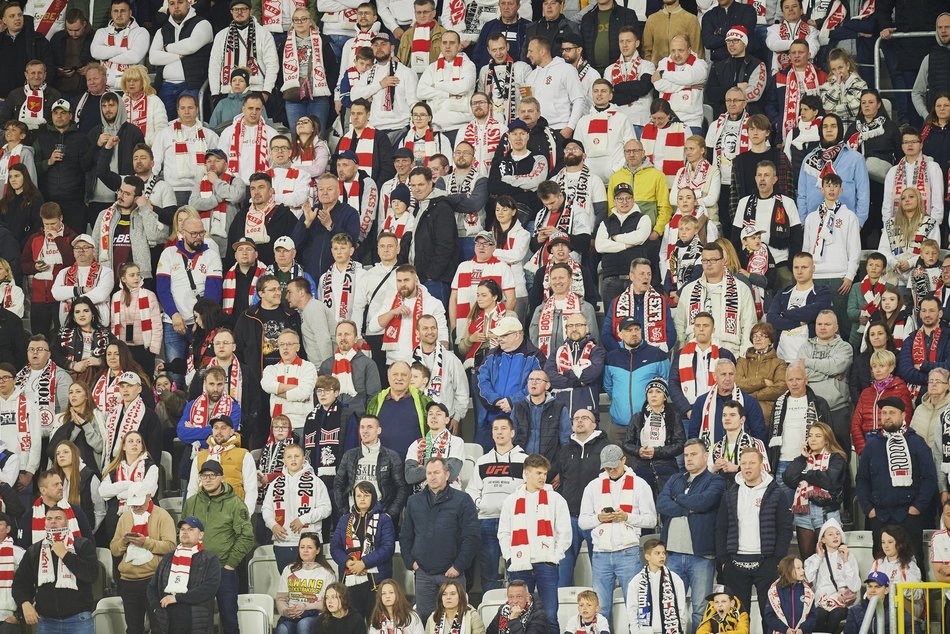 Kibice na meczu ŁKS Łódź - Wisła Kraków. Tłumy na trybunach