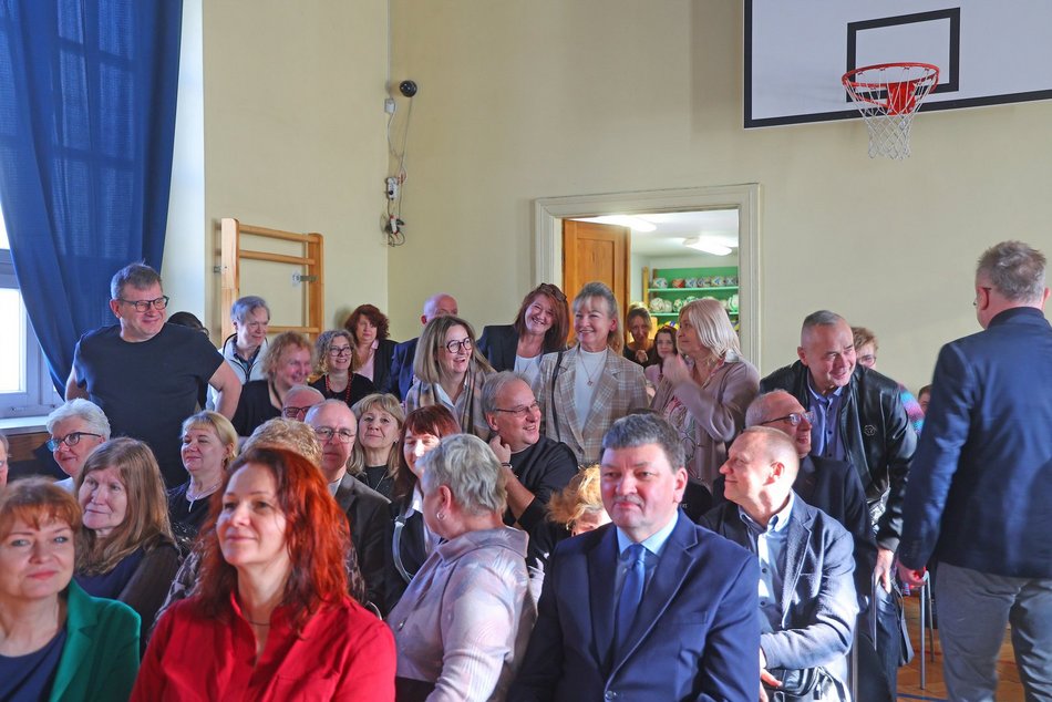 Łódź. Jubileusz w Szkole Podstawowej nr 42 w Łodzi. Huczne obchody z okazji 100-lecia