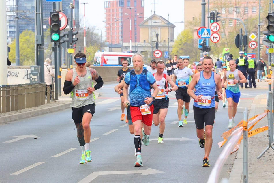 Łódź. DOZ Maraton Łódź 2026. Brałeś udział w biegu? Odszukaj się w galerii i zapisz na pamiątkę!