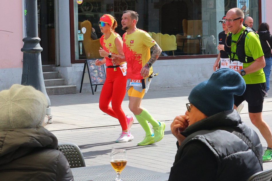 Łódź. DOZ Maraton Łódź 2026. Brałeś udział w biegu? Odszukaj się w galerii i zapisz na pamiątkę!