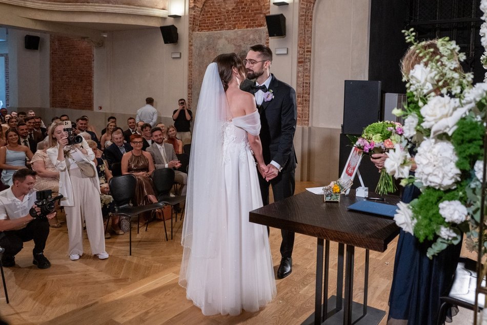 Łódź. Niezwykły ślub w Grand Hotelu w Łodzi. Para młoda wylicytowała go na aukcji WOŚP