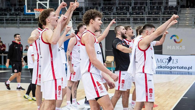 Absurdalny mecz ŁKS Coolpack Łódź w Poznaniu. Marcel Ponitka poprowadził do zwycięstwa