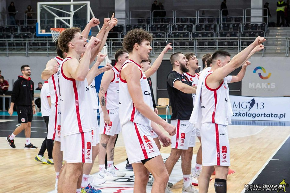 Łódź. Absurdalny mecz ŁKS Coolpack Łódź w Poznaniu. Marcel Ponitka poprowadził do zwycięstwa