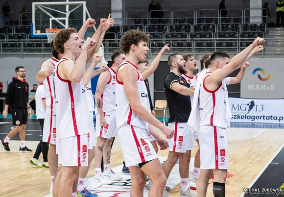 Łódź. Absurdalny mecz ŁKS Coolpack Łódź w Poznaniu. Marcel Ponitka poprowadził do zwycięstwa