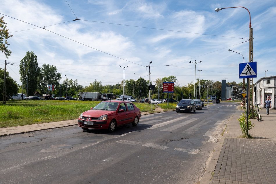 Łódź. Torowisko na ul. Srebrzyńskiej w Łodzi