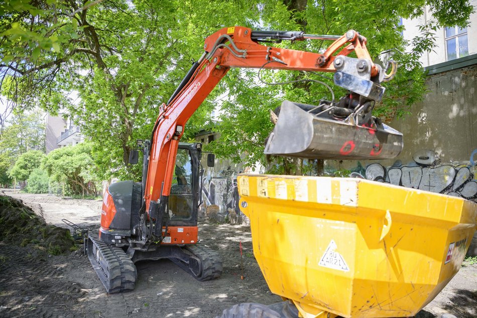 Łódź. Remont skweru w centrum. Trwają rozbiórki