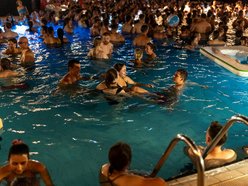 Stand-up w Aquaparku Fala. A do tego impreza klubowa, pokazy taneczne i atrakcje w saunach