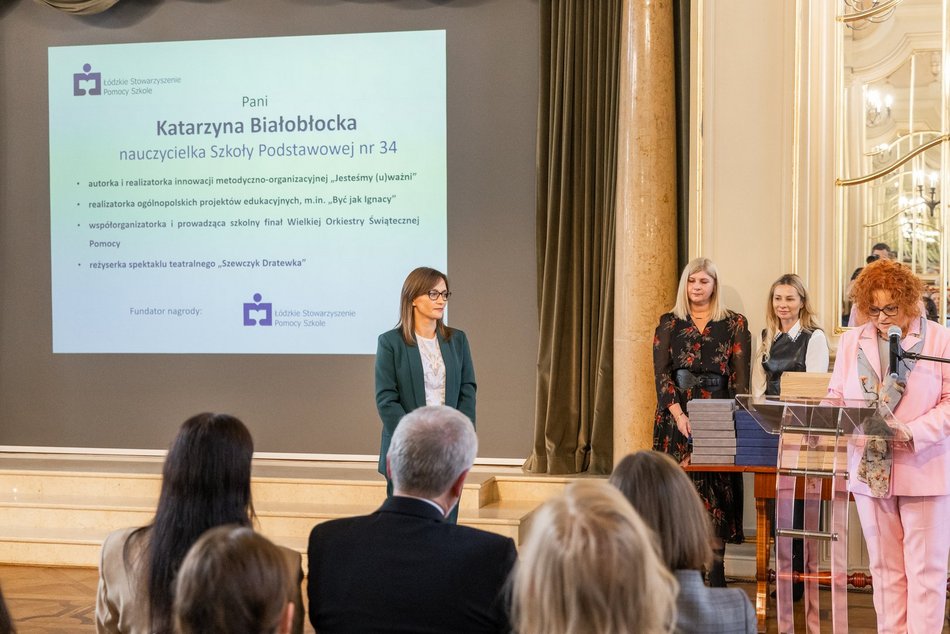 Łódź. Stypendia dla wybitnych uczniów z Łodzi i regionu przyznane. Nagrodzeni także nauczyciele