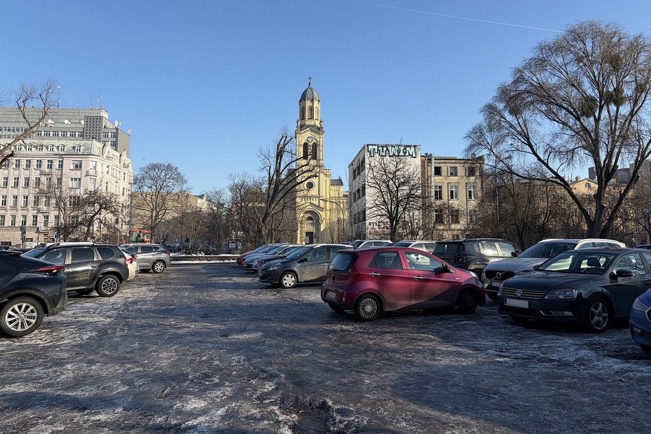 Łódź. Jak wyglądały pierwsze lodowiska w dawnej Łodzi? Ślizgawka w lesie przy muzyce orkiestry