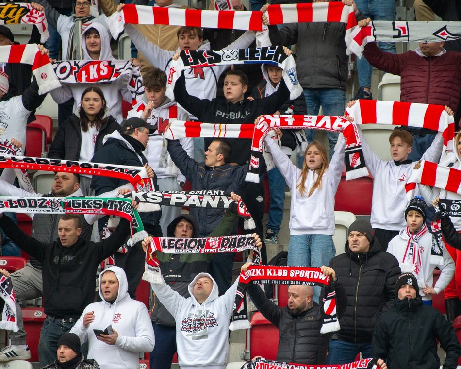 Kibice ŁKS Łódź na meczu z Rakowem Częstochowa