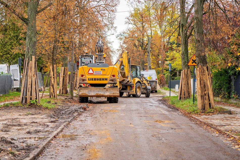 Łódź. Remont Biegańskiego w Łodzi. Trwa demontaż starej nawierzchni