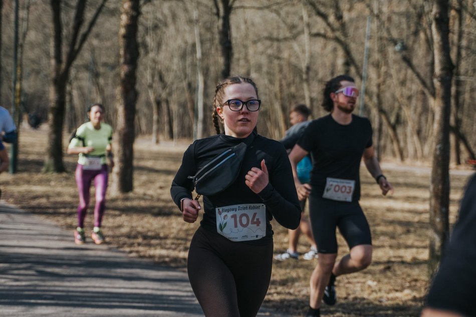 Łódź. Biegowy Dzień Kobiet 2026 w Parku na Zdrowiu w Łodzi. Odszukaj się na zdjęciach!