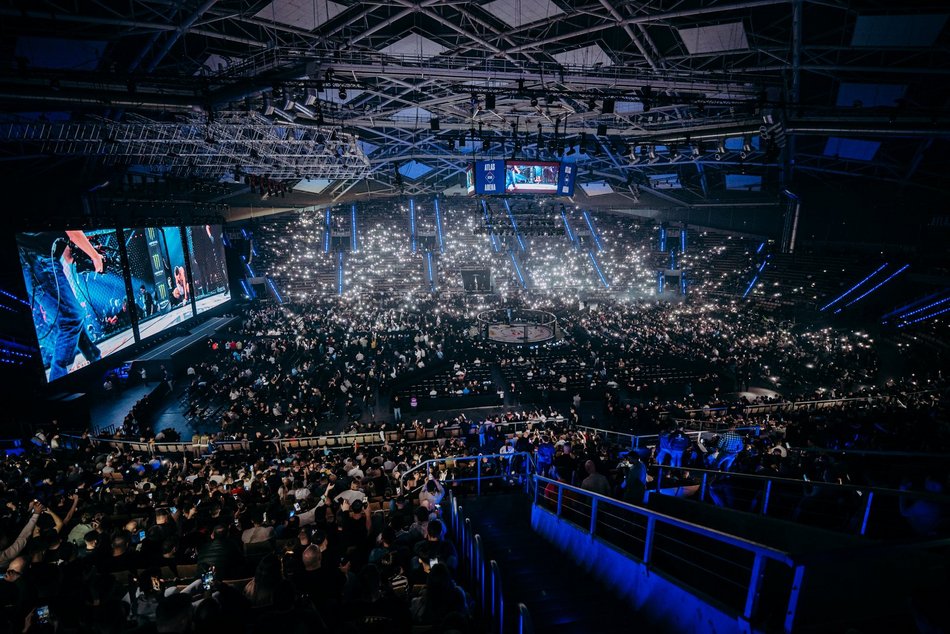 KSW w Atlas Arenie. Dwie emocjonujące walki mistrzowskie z zawodnikami z Łodzi