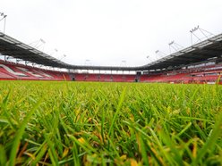 Łódź. Zima na stadionach w Łodzi. Jak MAKiS dba o murawy przy al. Piłsudskiego i al. Unii?